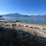 Apartamento Sokkelleilighet I Enebolig I Naer Stranden