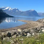 Apartament Sokkelleilighet I Enebolig I Naer Stranden *