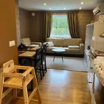 Apartman Sokkelleilighet I Enebolig I Naer Stranden Ålesund