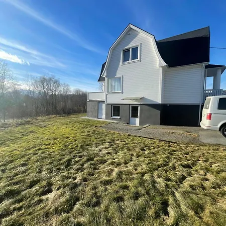 Cozy Apartament In Alesund Near The Beach *