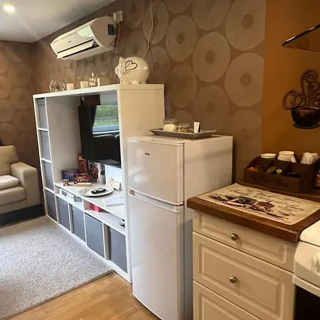 Cozy In Near The *