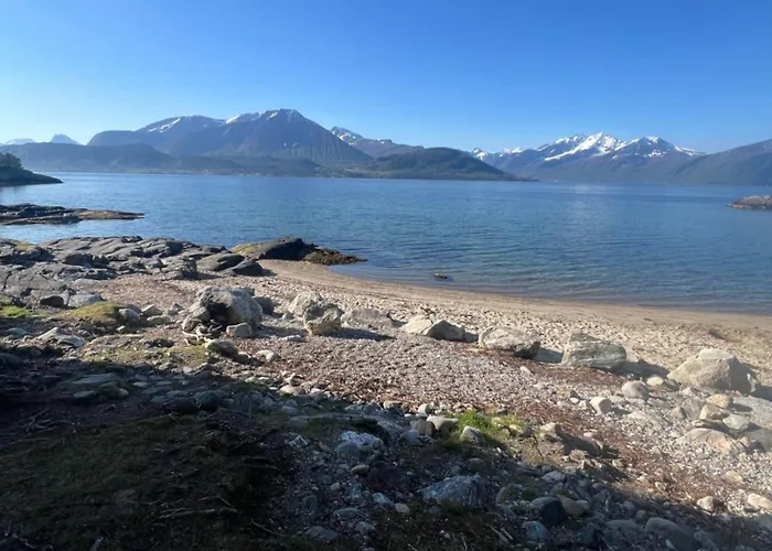 Apartmán Sokkelleilighet I Enebolig I Naer Stranden