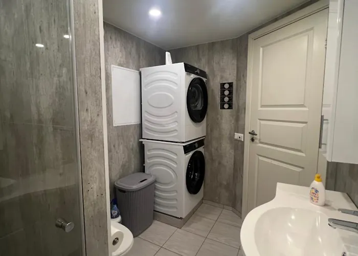 Sokkelleilighet I Enebolig I Naer Stranden Ålesund